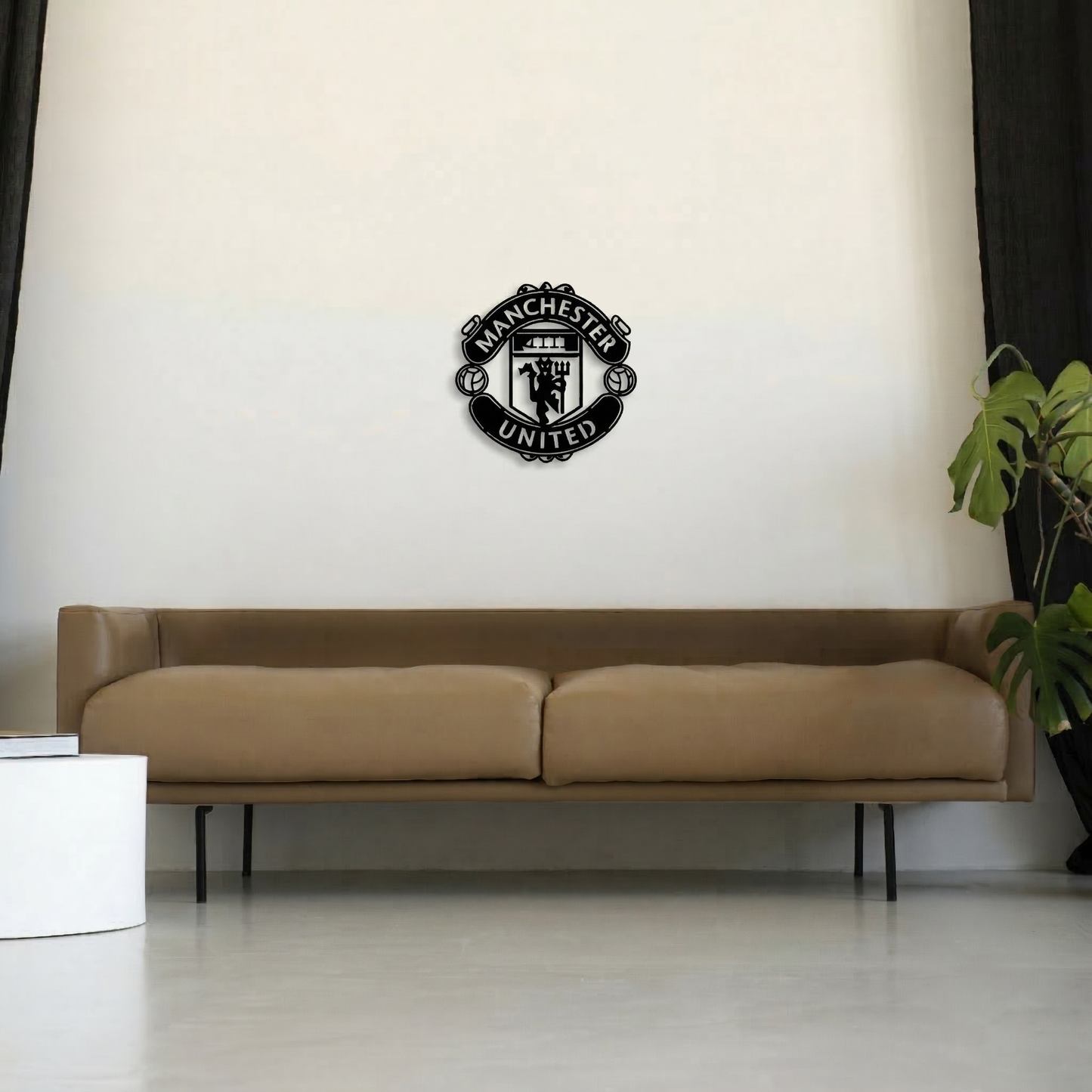 Manchester United Crest Metal Wall Art - Modern Soccer Club Logo Decor for Living Room & Office